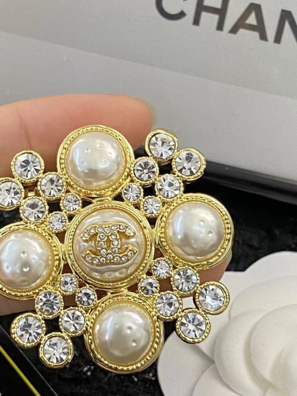💕Chanel brooch - Picture 5 of 9